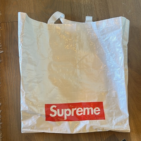 SUPREME THE NORTH FACE black slides size 9 men’s with tags, box & supreme bag - Picture 5 of 9